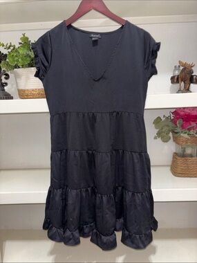 Style House Black V-Neck Tiered Casual Dress Size S